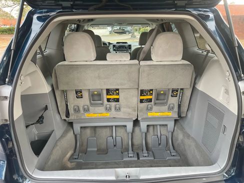 Used 2012 Toyota Sienna LE image 15