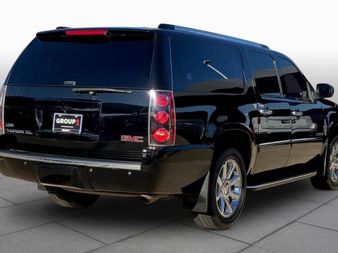 Used 2010 GMC Yukon XL Denali image 12