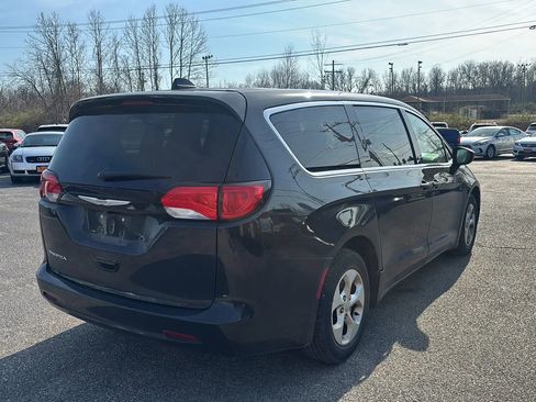 Used 2017 Chrysler Pacifica LX w/ Tire & Wheel Group image 5