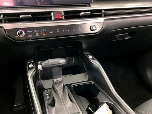 Certified 2026 Kia Sorento S w/ S Panoramic Sunroof Package FWD image 8