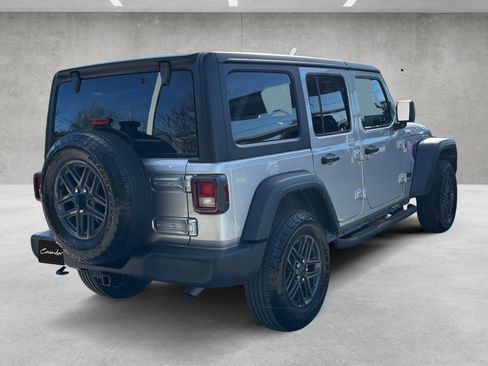 Used 2024 Jeep Wrangler Sport S image 19