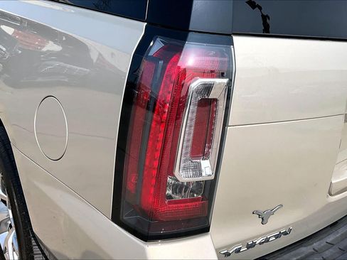 Used 2016 GMC Yukon SLT w/ Open Road Package RWD image 29