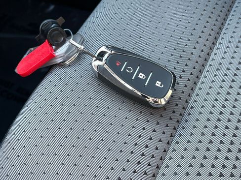 Used 2025 Chevrolet Trax LT image 41