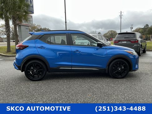 Used 2022 Nissan Kicks SR image 6