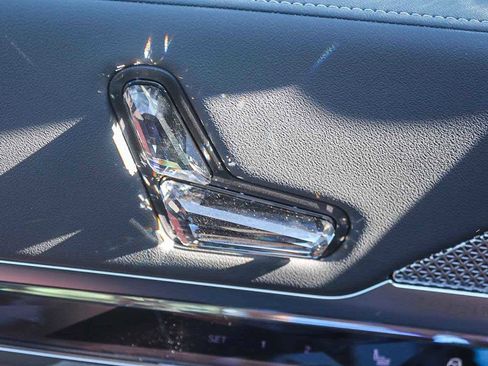 New 2026 BMW 740i w/ Premium Package image 21