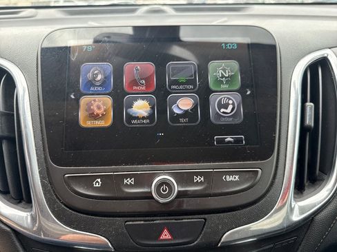 Used 2018 Chevrolet Equinox Premier image 23