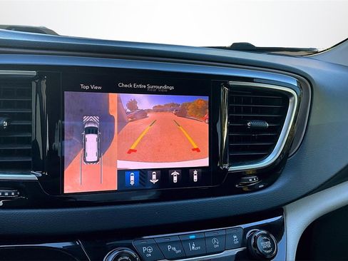 Used 2019 Chrysler Pacifica Touring-L Plus w/ Advanced Safetytec Group image 14