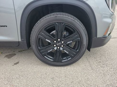 Used 2025 GMC Acadia Elevation w/ Elevation Premium Package FWD image 5