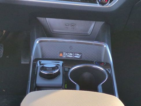 New 2026 Chevrolet Equinox ACTIV w/ Convenience Package III AWD/4WD image 18
