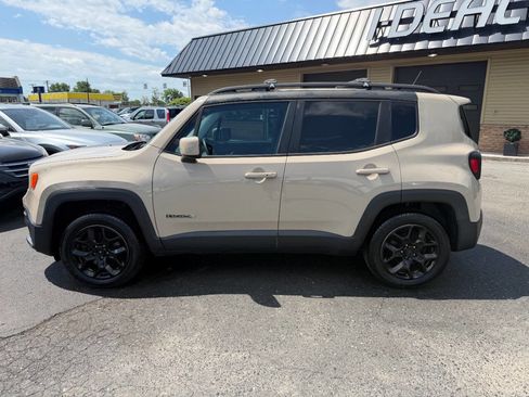 Used 2016 Jeep Renegade Latitude AWD/4WD image 13