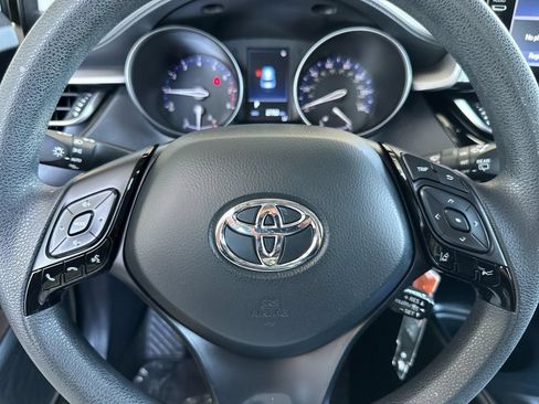 Used 2021 Toyota C-HR LE FWD image 21