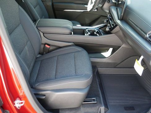 New 2026 Chevrolet Traverse LT w/ LPO, Floor Liner Package image 19