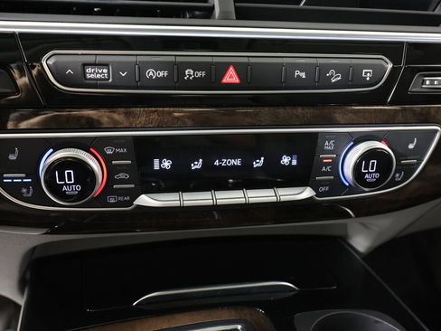 Used 2017 Audi Q7 3.0T Premium Plus w/ Premium Plus Package AWD/4WD image 38
