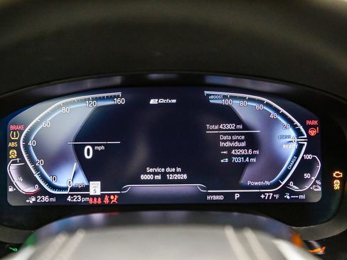 Used 2023 BMW 530e w/ Convenience Package RWD image 25