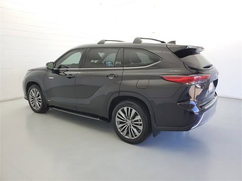 Used 2020 Toyota Highlander Limited Platinum image 7