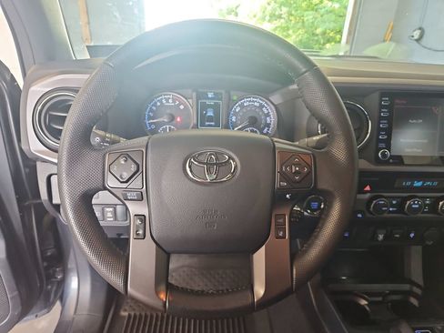 Used 2023 Toyota Tacoma TRD Sport AWD/4WD image 27