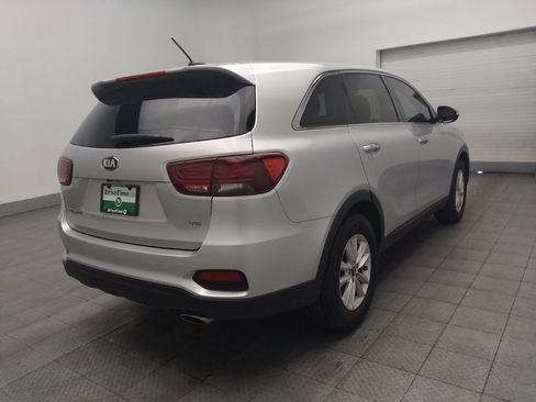 Used 2019 Kia Sorento FWD V6 image 9