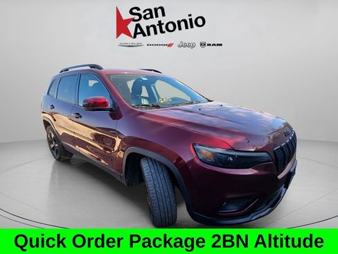 Used 2019 Jeep Cherokee Latitude Plus image 2