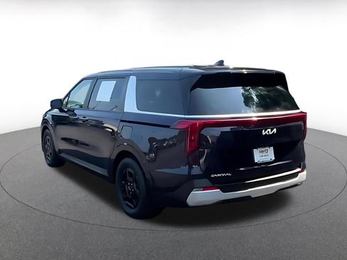 Used 2026 Kia Carnival FWD image 10