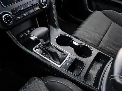 Used 2019 Kia Sportage LX FWD image 28