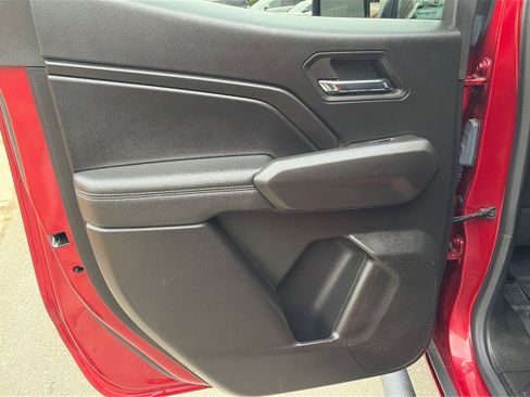 Used 2023 Chevrolet Colorado LT w/ LT Convenience Package II image 30