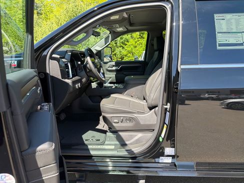 New 2026 GMC Sierra 2500 Denali w/ Denali Reserve Package AWD/4WD image 9