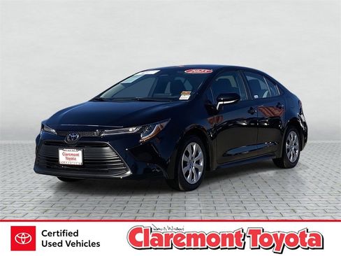 Certified 2025 Toyota Corolla LE image 1