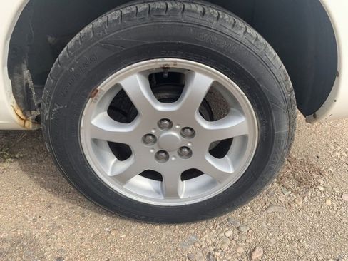 Used 2005 Dodge Neon SXT image 3