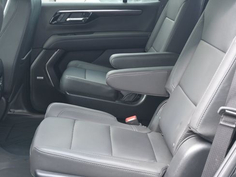 Used 2026 Chevrolet Tahoe Z71 w/ Comfort Package AWD/4WD image 30