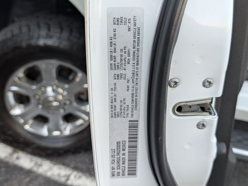 Used 2024 RAM 2500 Big Horn AWD/4WD image 35