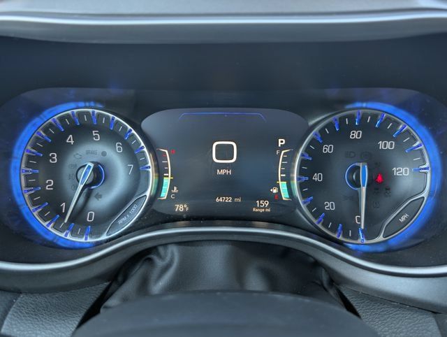 Used 2024 Chrysler Pacifica Touring-L FWD image 24