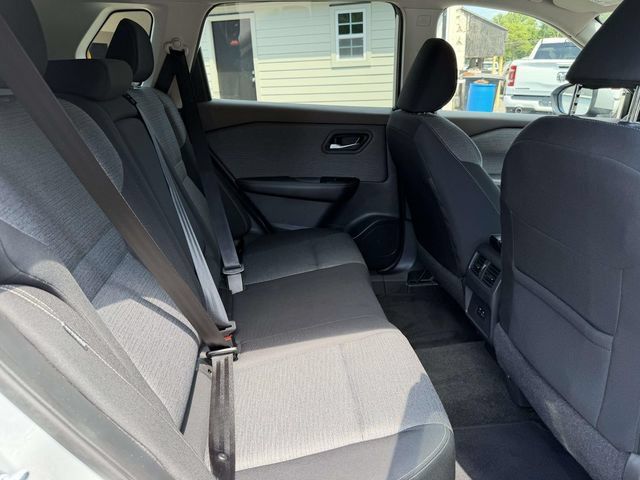 Used 2023 Nissan Rogue SV AWD/4WD image 11