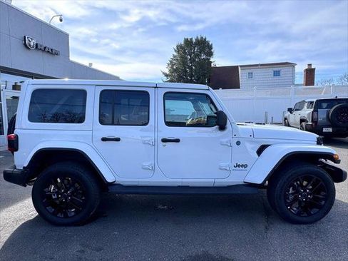 Certified 2025 Jeep Wrangler Unlimited Sahara AWD/4WD image 8