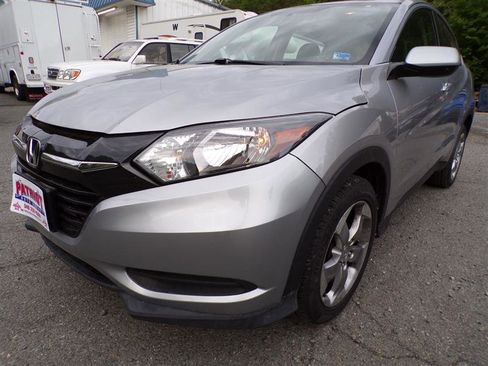 Used 2018 Honda HR-V LX image 3