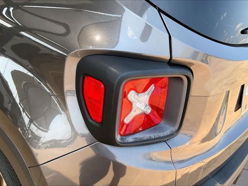 Used 2016 Jeep Renegade Trailhawk AWD/4WD image 29
