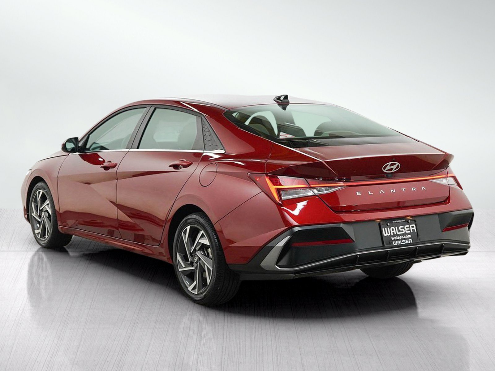 Used 2025 Hyundai Elantra SEL FWD image 3