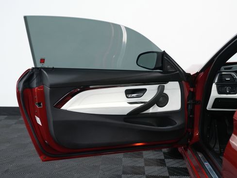 Used 2018 BMW M4 Coupe image 22