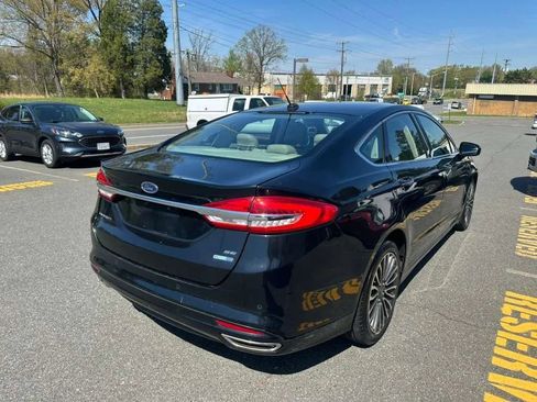 Used 2017 Ford Fusion SE w/ Fusion SE Technology Package image 5