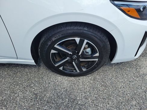Used 2024 Nissan Sentra SV FWD image 7