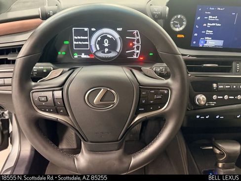Used 2025 Lexus ES 300h w/ Premium Package FWD image 20