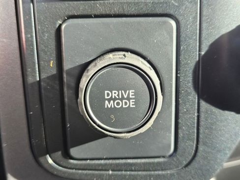 New 2025 Ford F150 XLT w/ Equipment Group 301A Standard image 16