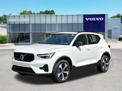 Used 2025 Volvo XC40 B5 Plus