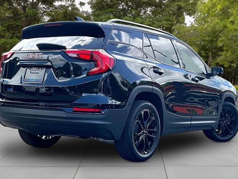 Used 2020 GMC Terrain SLE w/ Driver Convenience Package FWD image 2