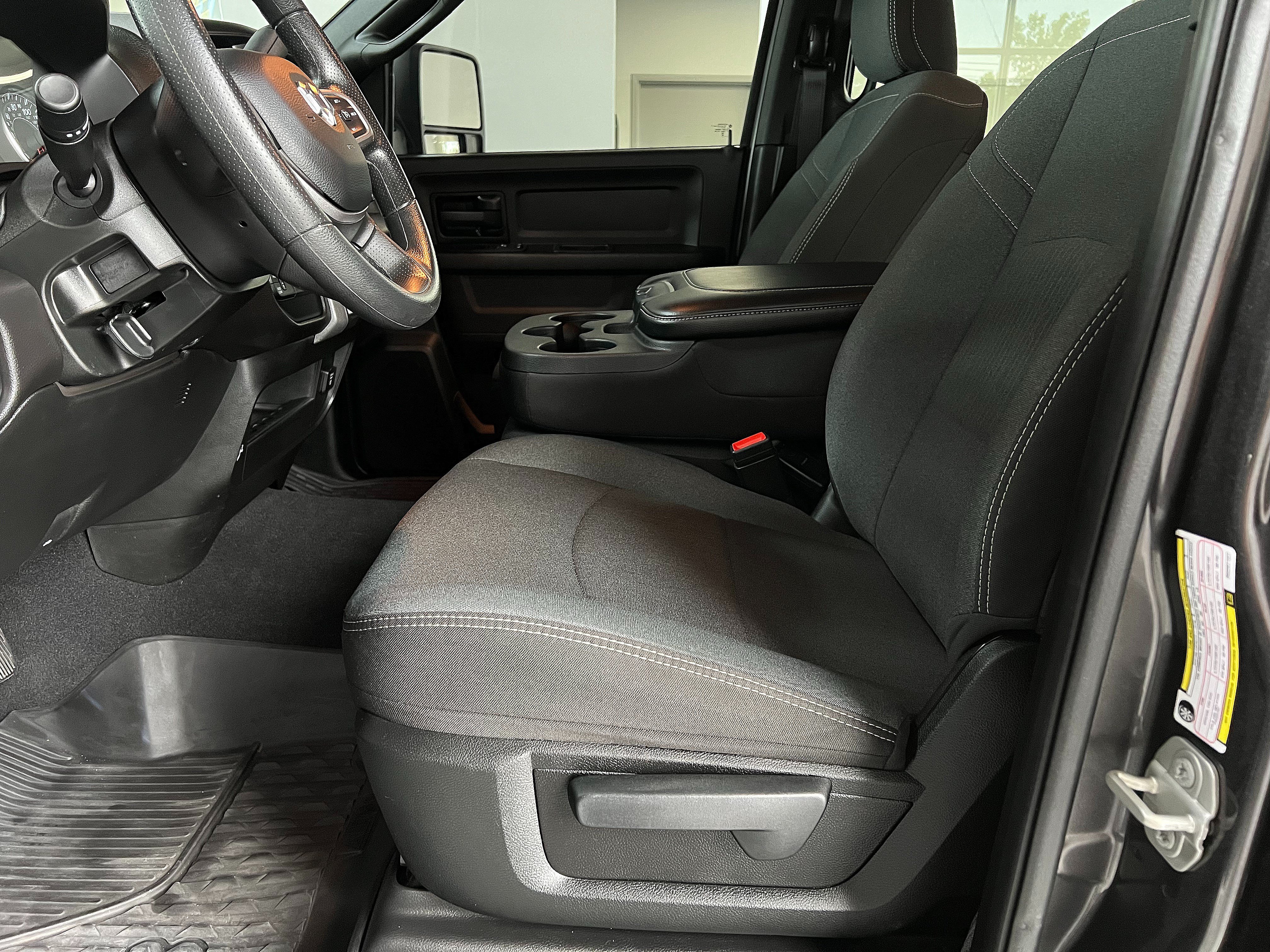 Used 2024 RAM 3500 Tradesman w/ Snow Chief Group AWD/4WD image 11