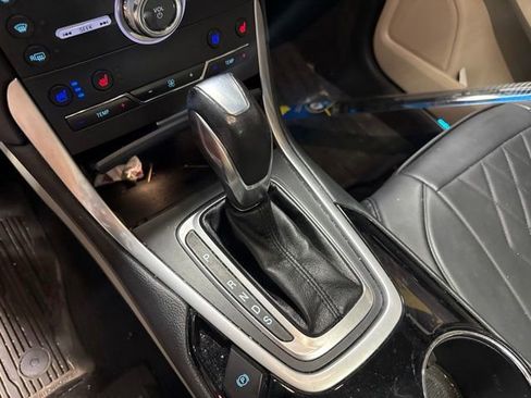 Used 2018 Ford Edge Titanium w/ Equipment Group 301A AWD/4WD image 7