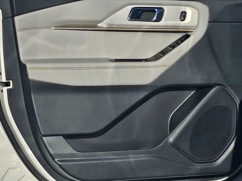 New 2026 Ford Explorer Active w/ Active Comfort Package image 30