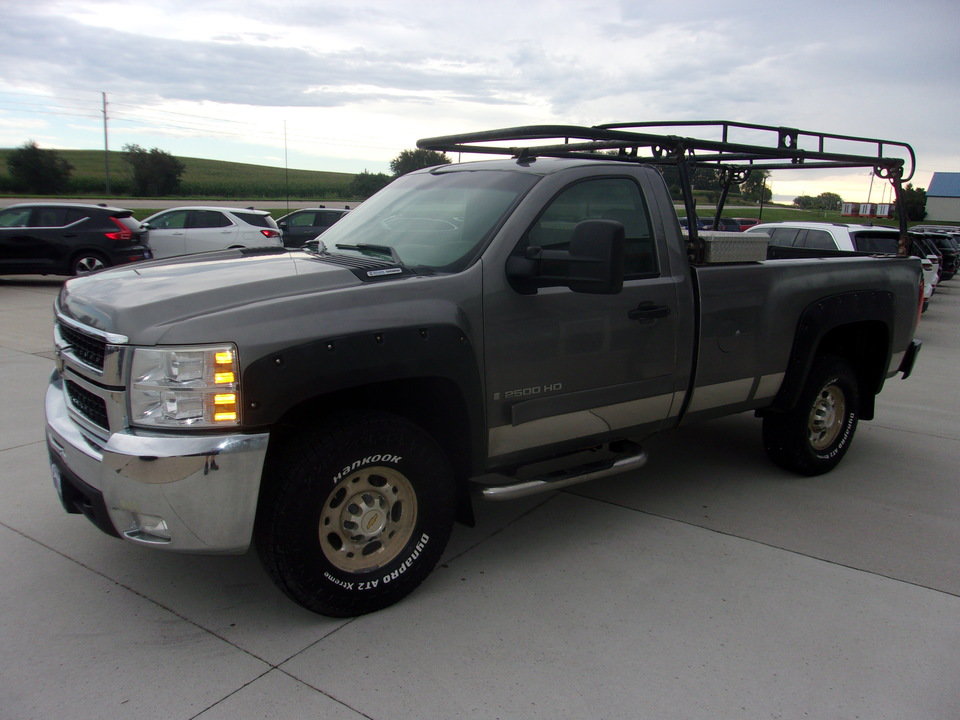 Used 2007 Chevrolet Silverado 2500 LT w/ Snow Plow Prep Package AWD/4WD image 1