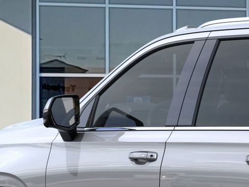 New 2026 Chevrolet Suburban Premier image 36