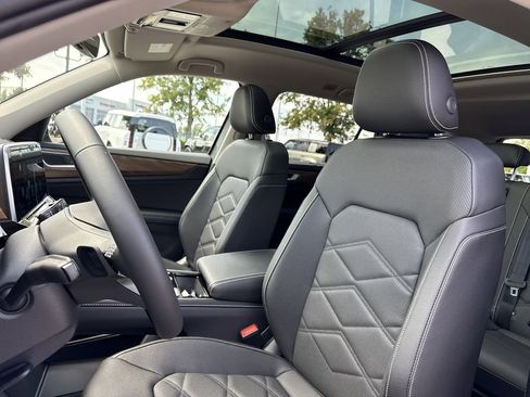 New 2026 Volkswagen Atlas SE image 12