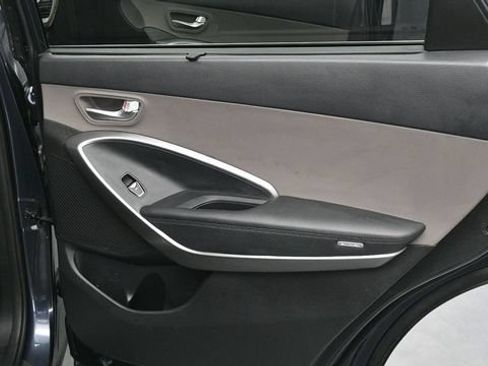 Used 2019 Hyundai Santa Fe XL SE w/ SE Premium Package 02 AWD/4WD image 16